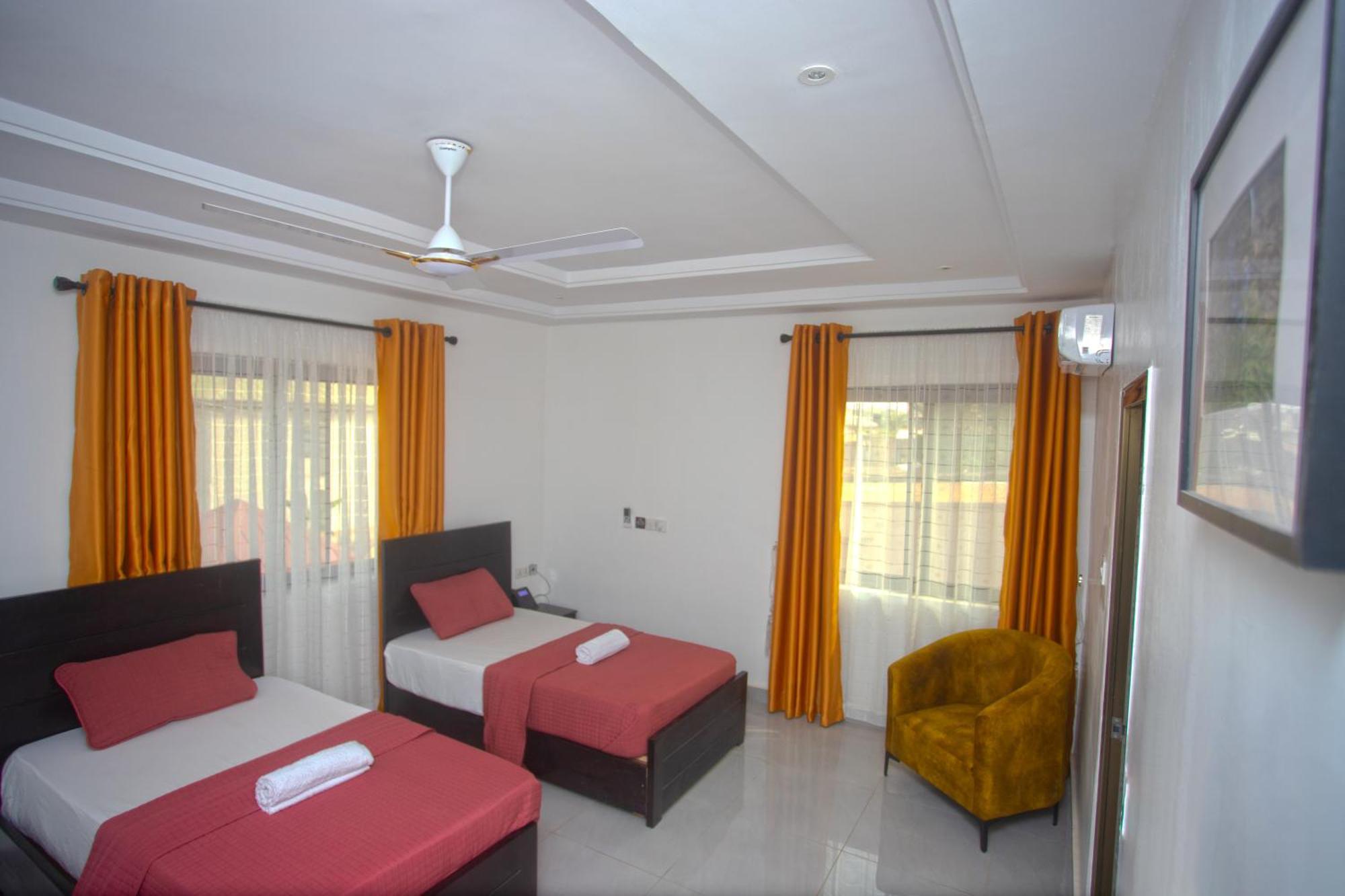 קומסי Labev Hotel מראה חיצוני תמונה