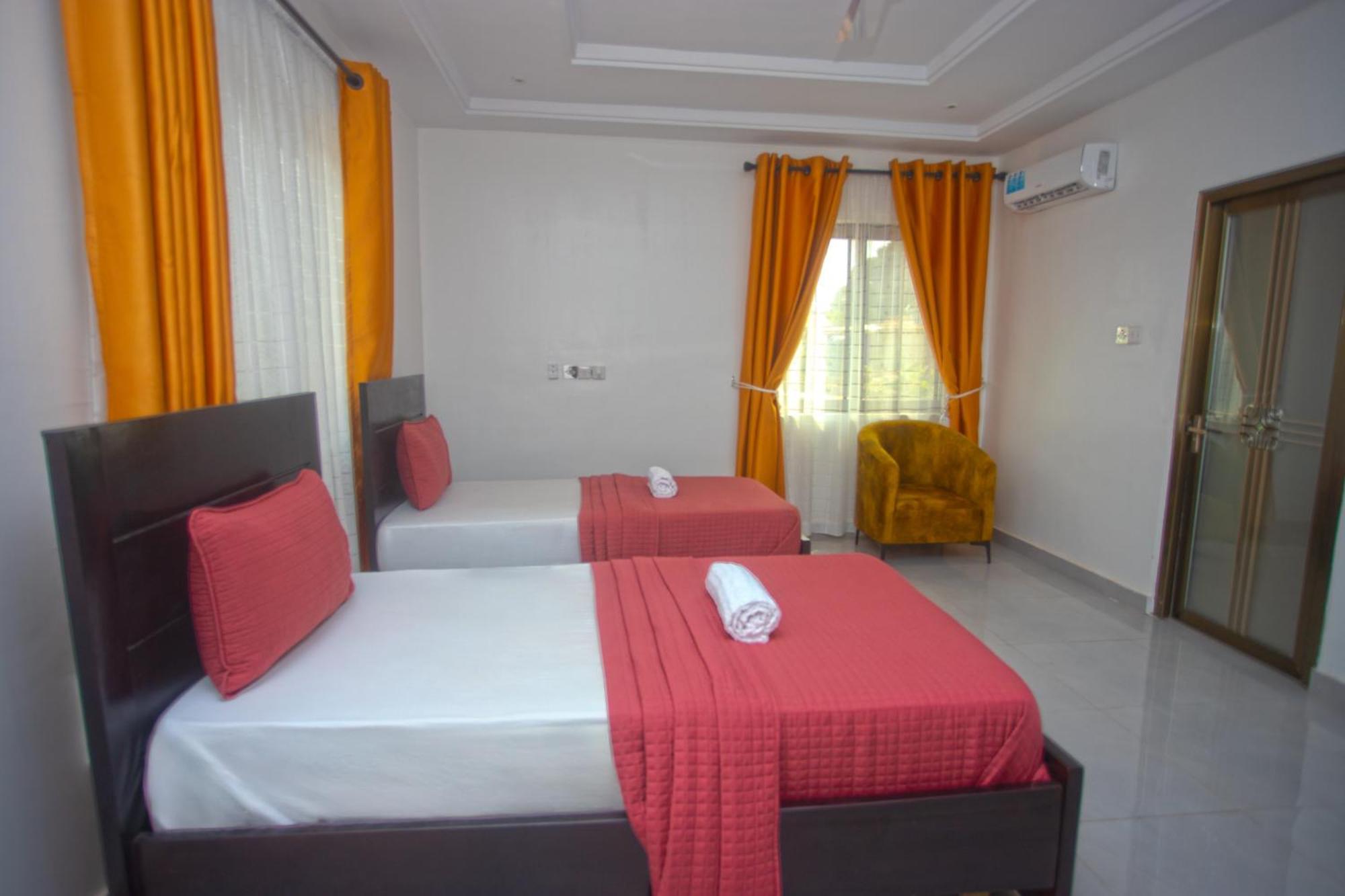 קומסי Labev Hotel מראה חיצוני תמונה