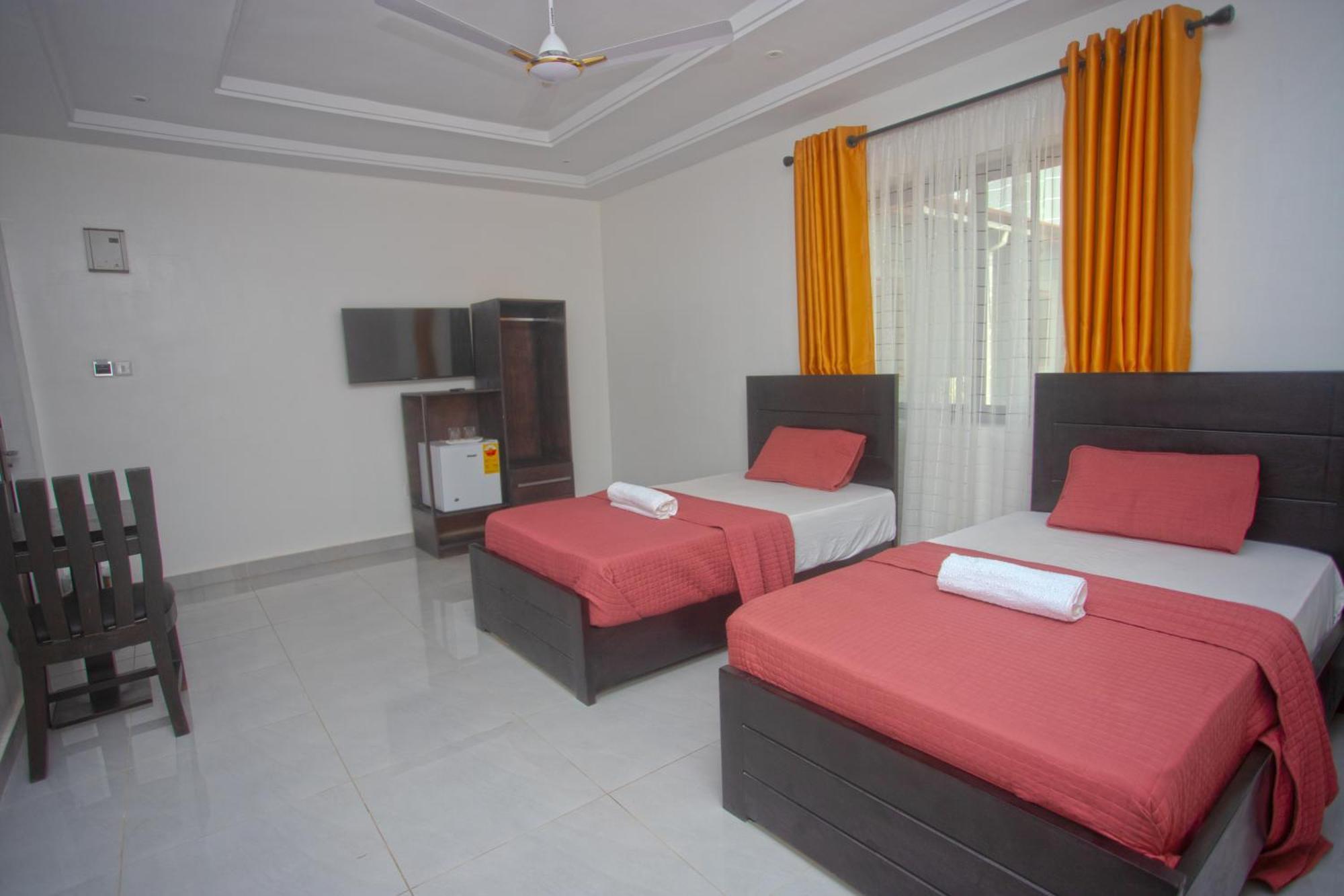 קומסי Labev Hotel מראה חיצוני תמונה