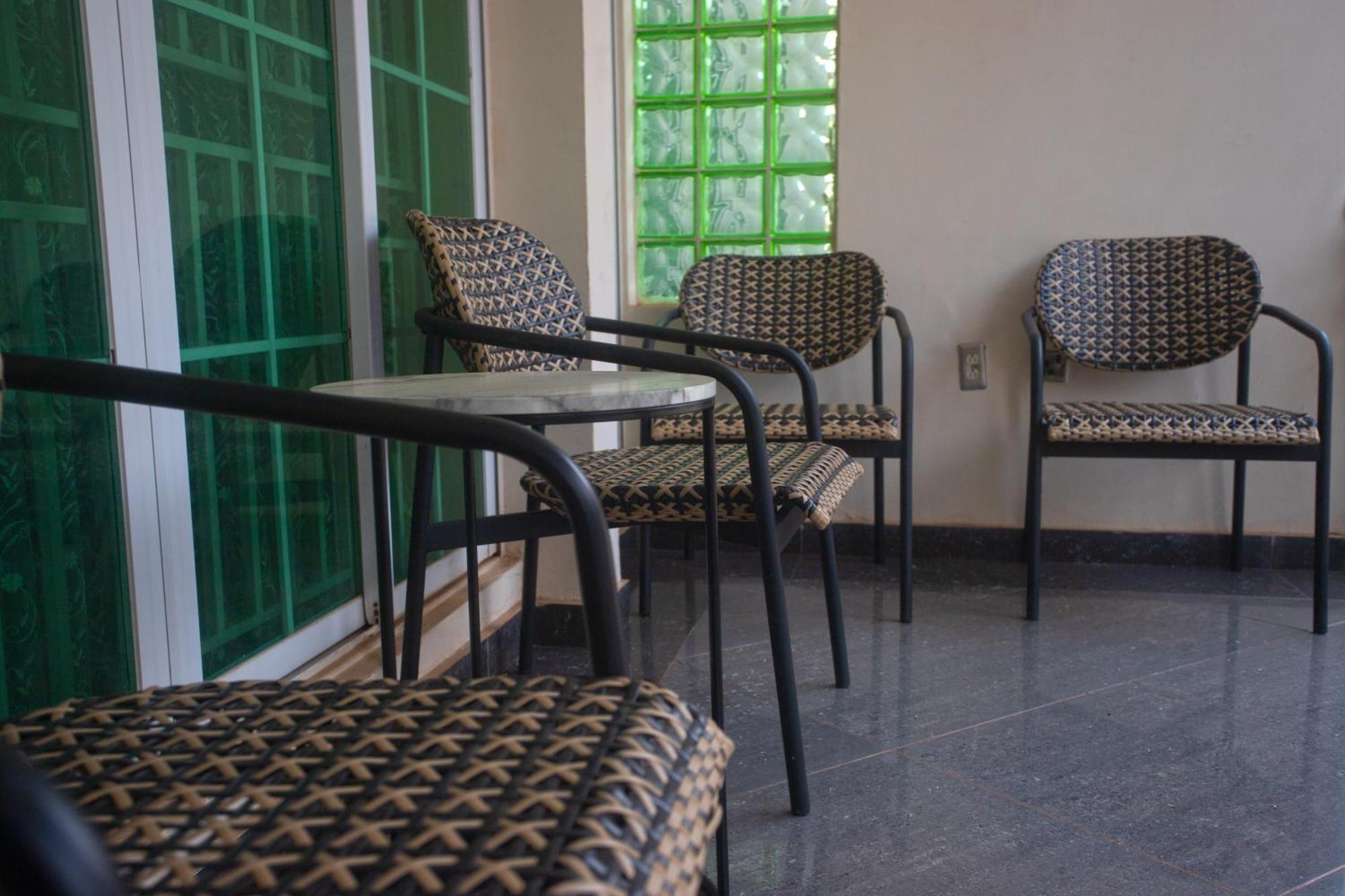 קומסי Labev Hotel מראה חיצוני תמונה