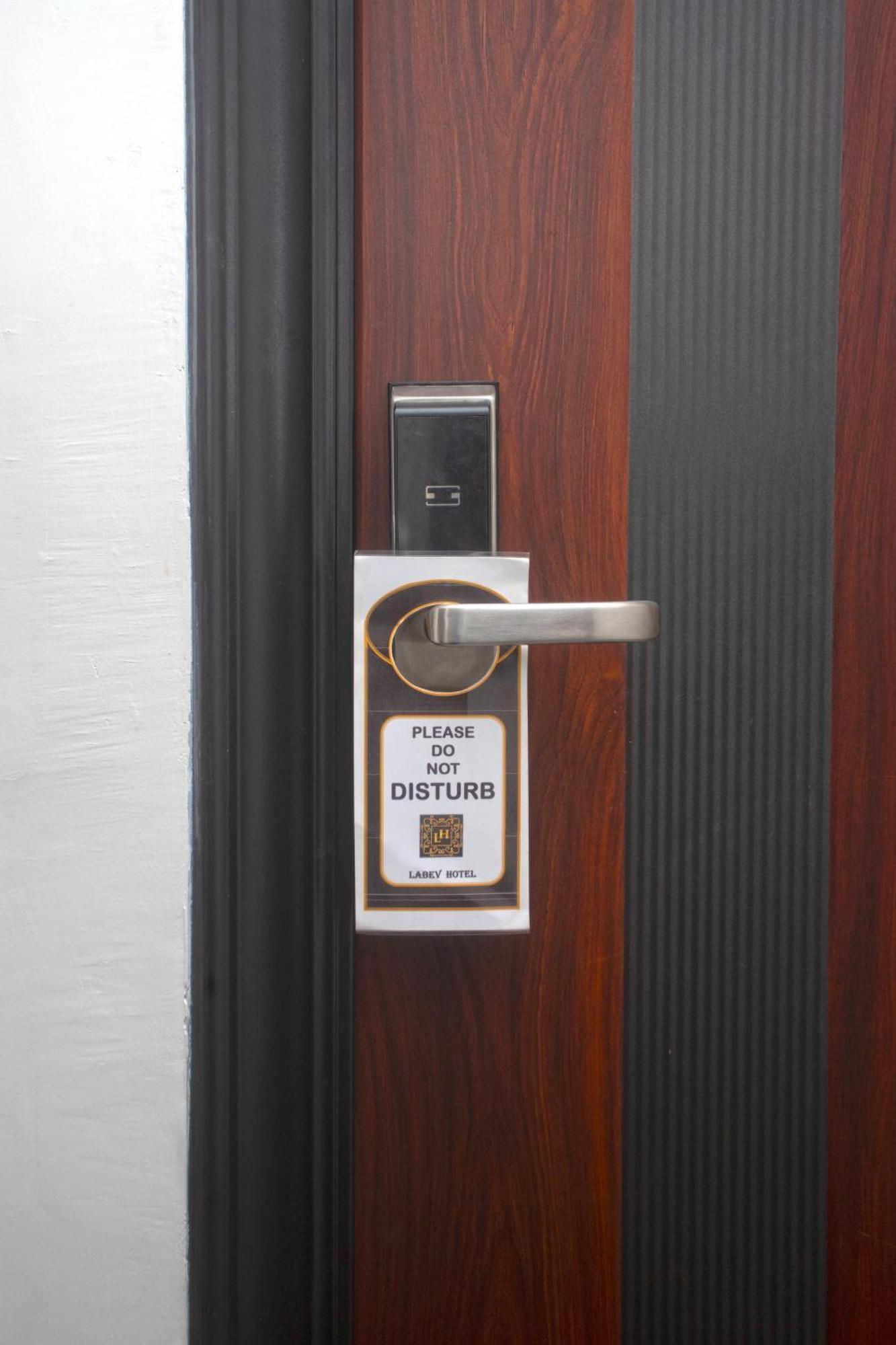 קומסי Labev Hotel מראה חיצוני תמונה