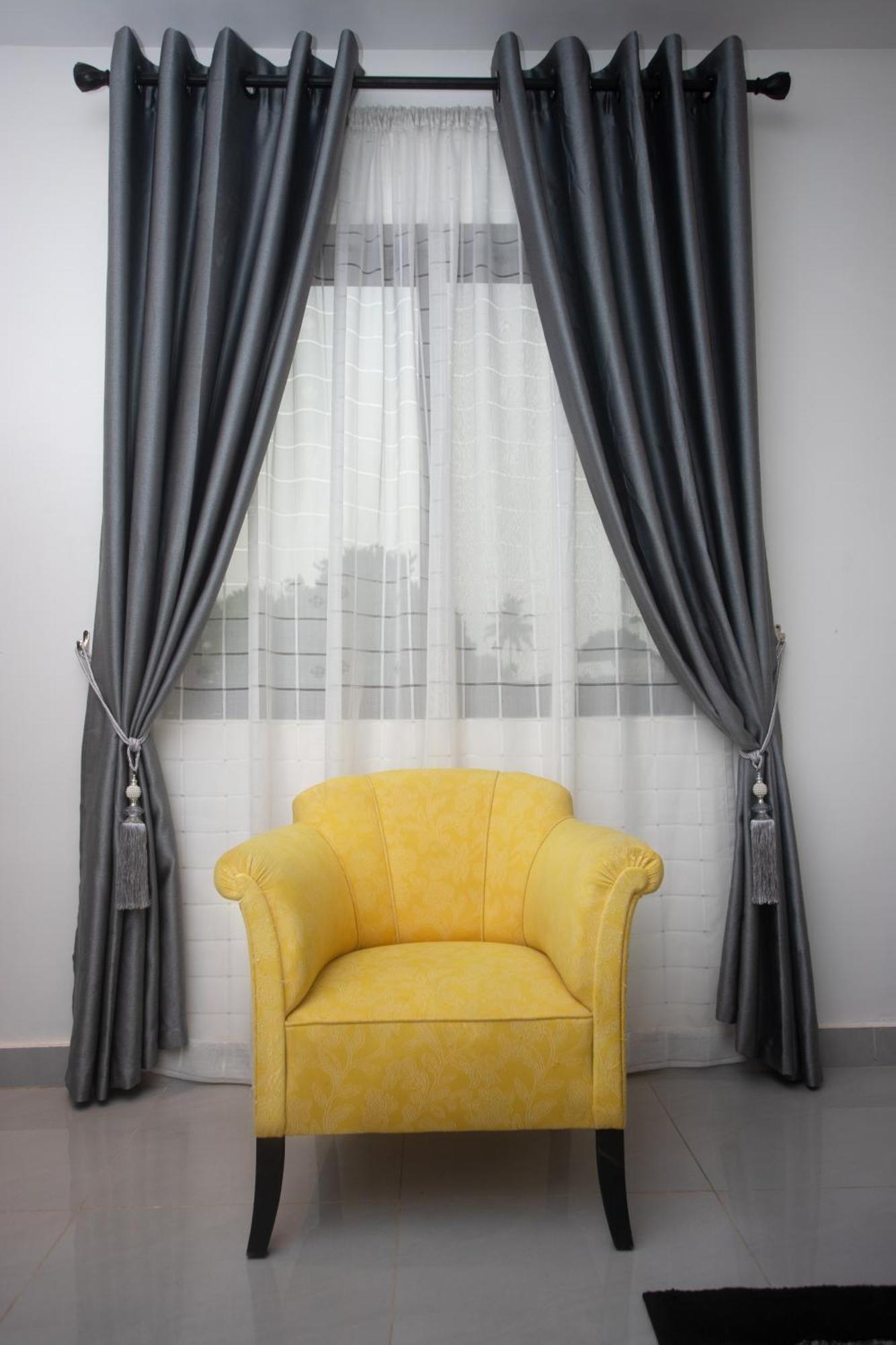 קומסי Labev Hotel מראה חיצוני תמונה
