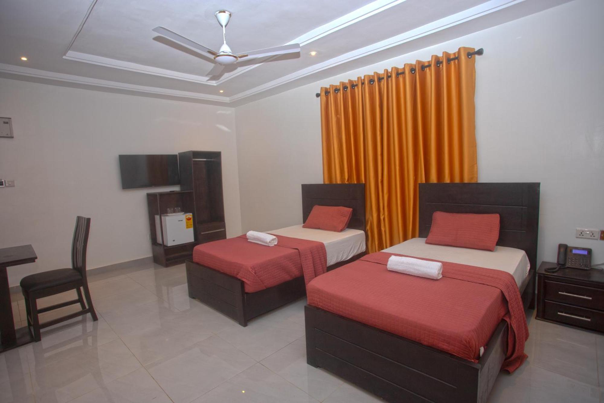 קומסי Labev Hotel מראה חיצוני תמונה