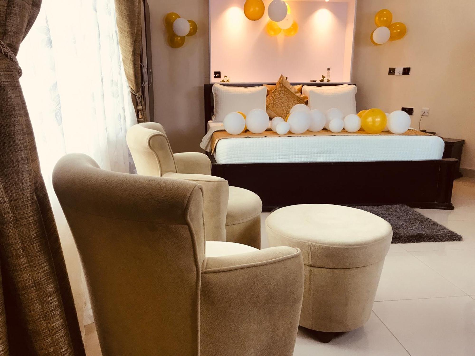 קומסי Labev Hotel מראה חיצוני תמונה