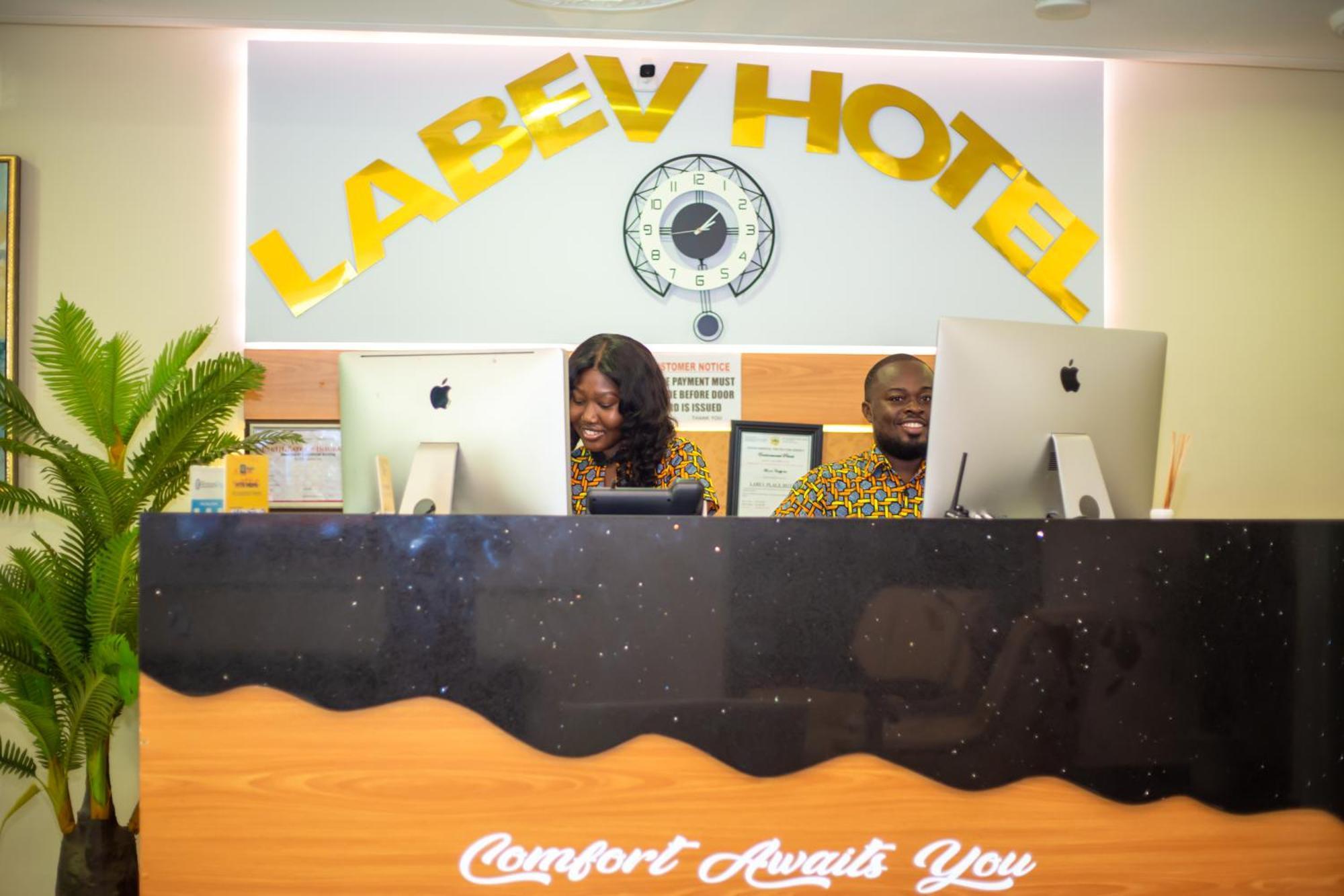 קומסי Labev Hotel מראה חיצוני תמונה
