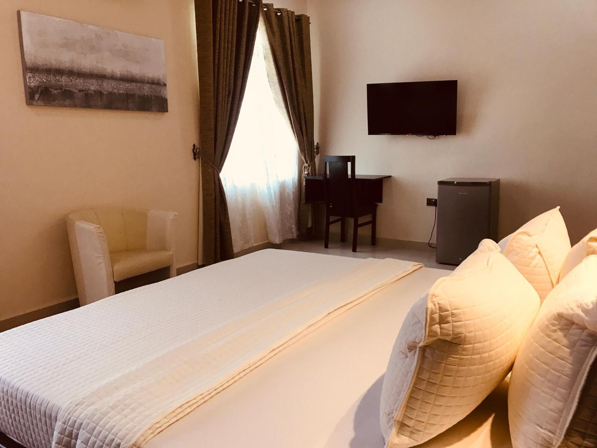 קומסי Labev Hotel מראה חיצוני תמונה