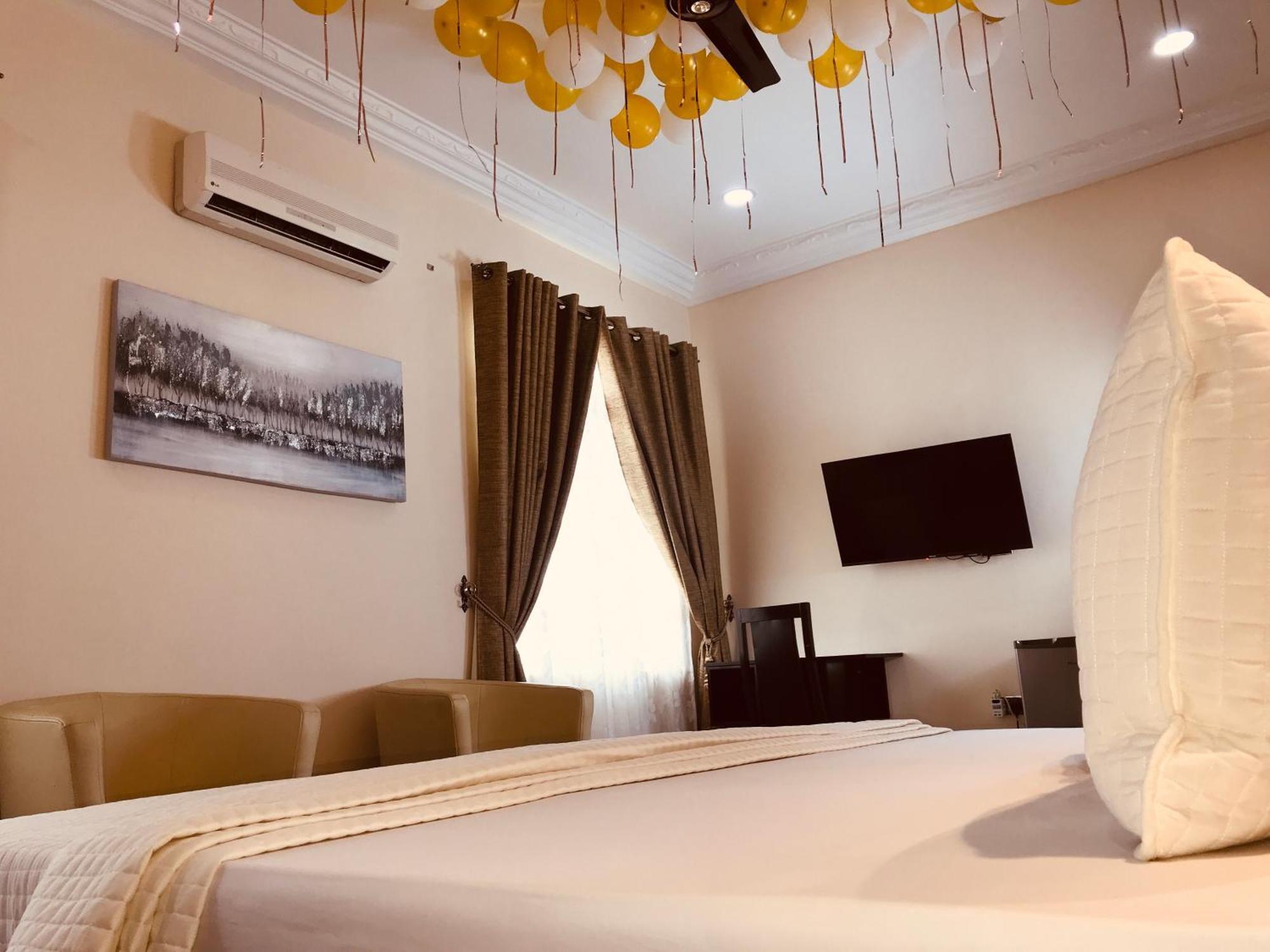קומסי Labev Hotel מראה חיצוני תמונה