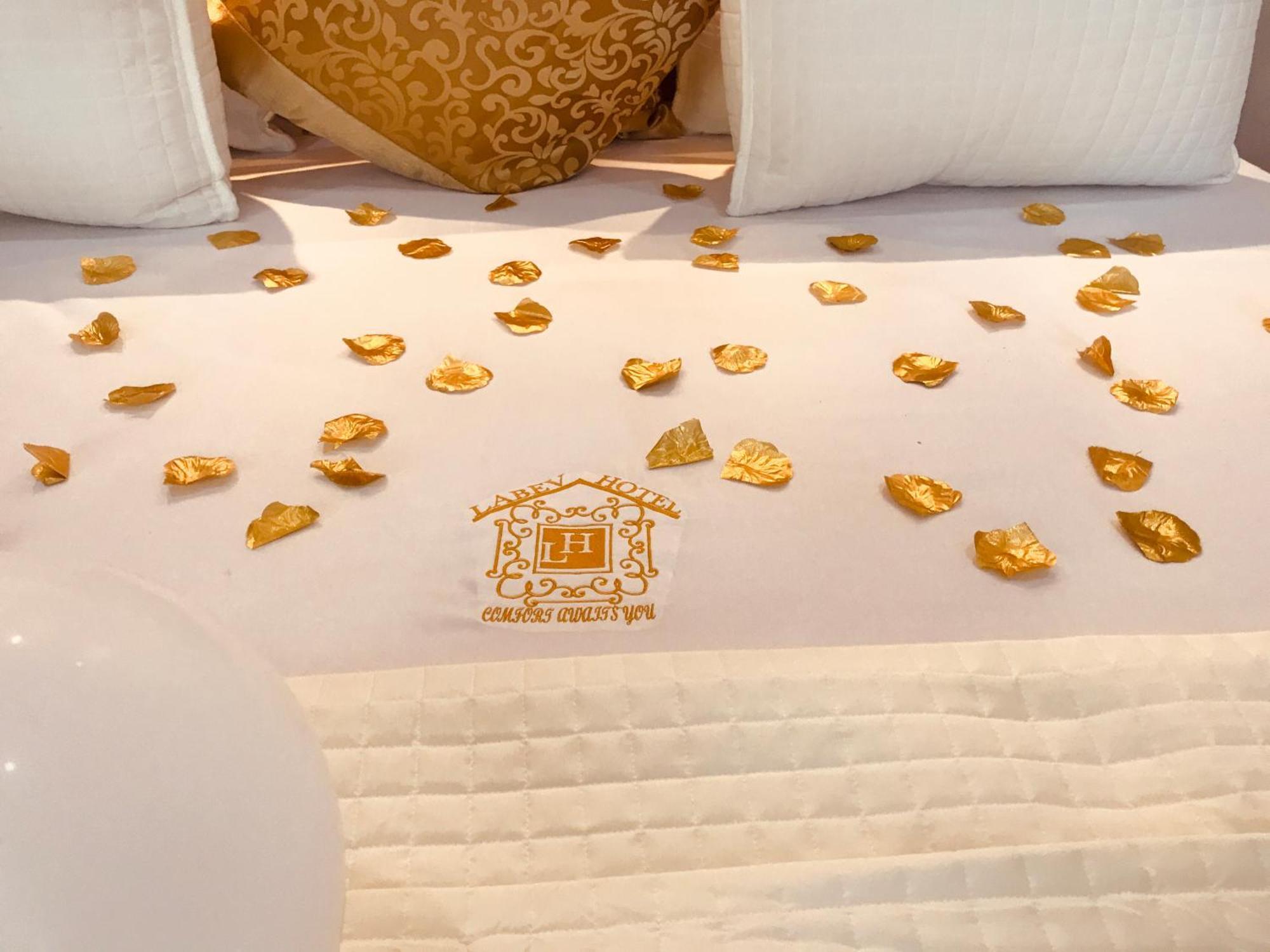 קומסי Labev Hotel מראה חיצוני תמונה