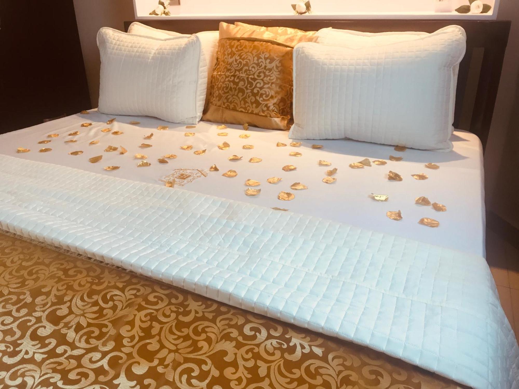 קומסי Labev Hotel מראה חיצוני תמונה